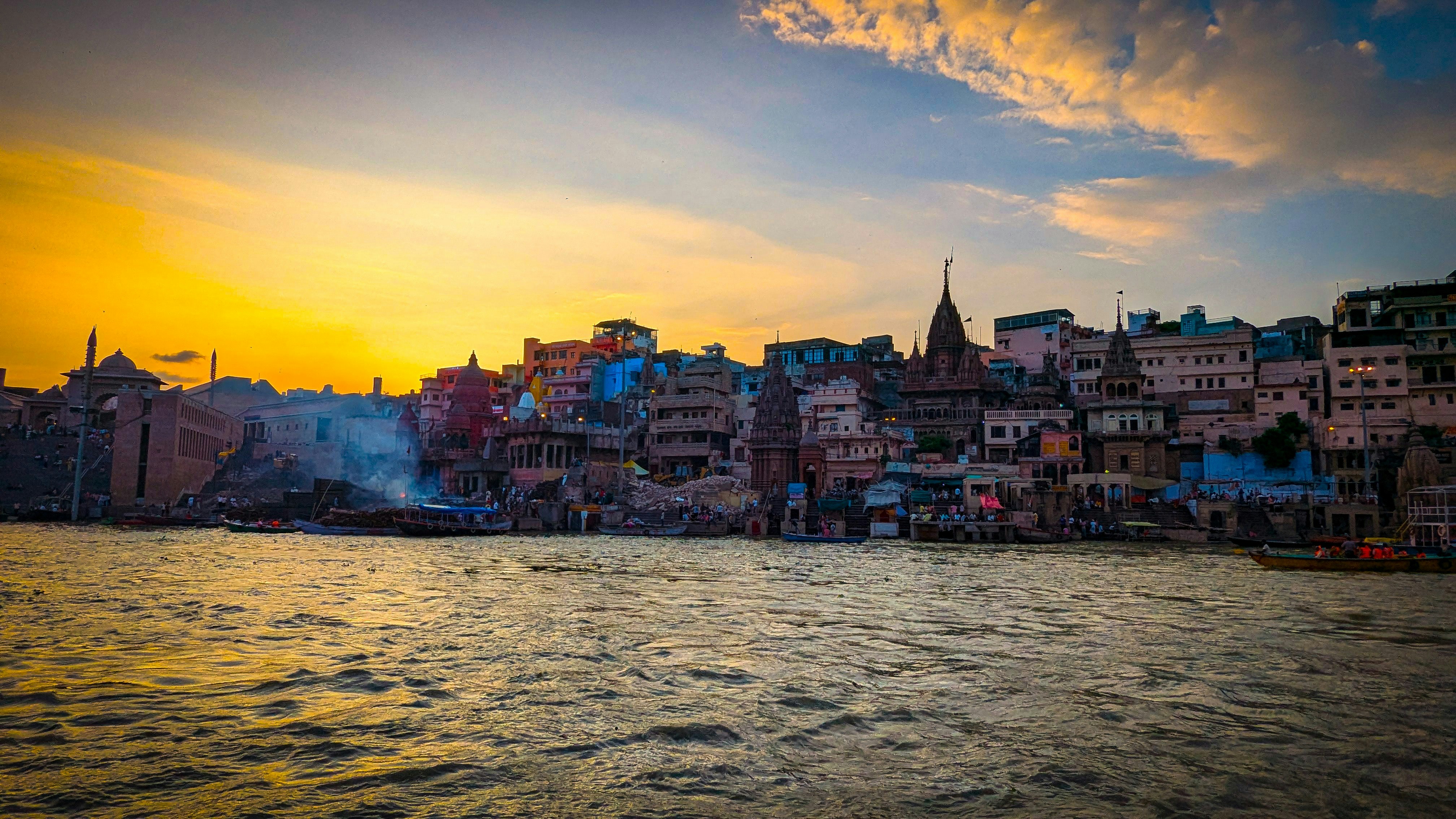 Complete Varanasi Travel Guide 2025: Ghats, Temples & Ganga Aarti